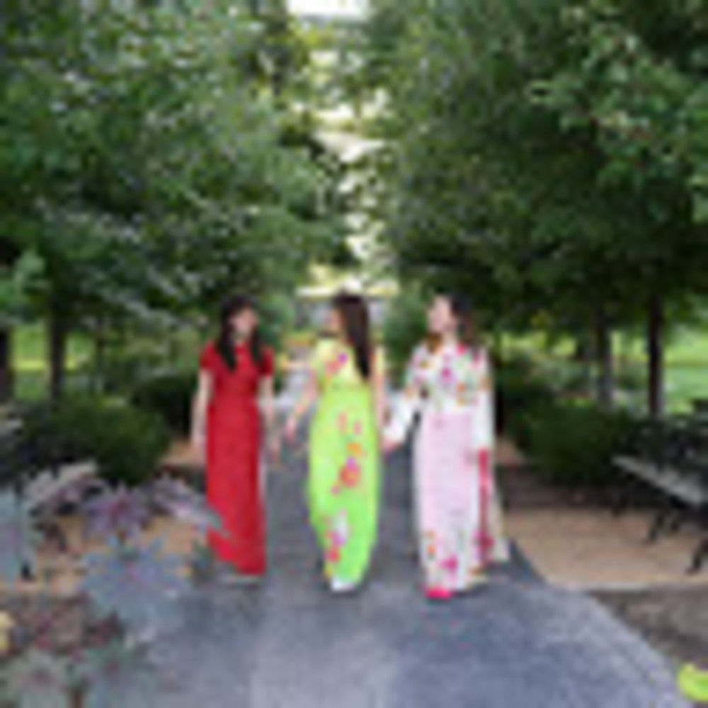 Meet your Posher, Kim dung